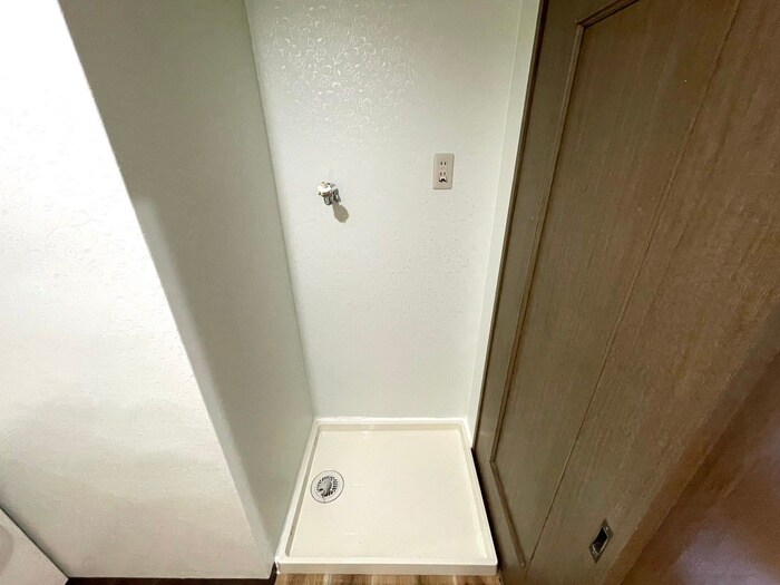 物件内観写真15　(洗濯機置場)