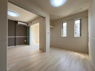 物件内観写真4　(居室)