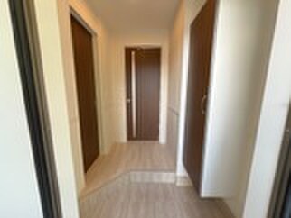 物件内観写真13　(玄関)