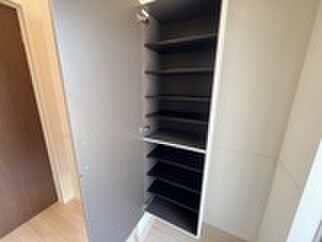 物件内観写真14　(靴箱)
