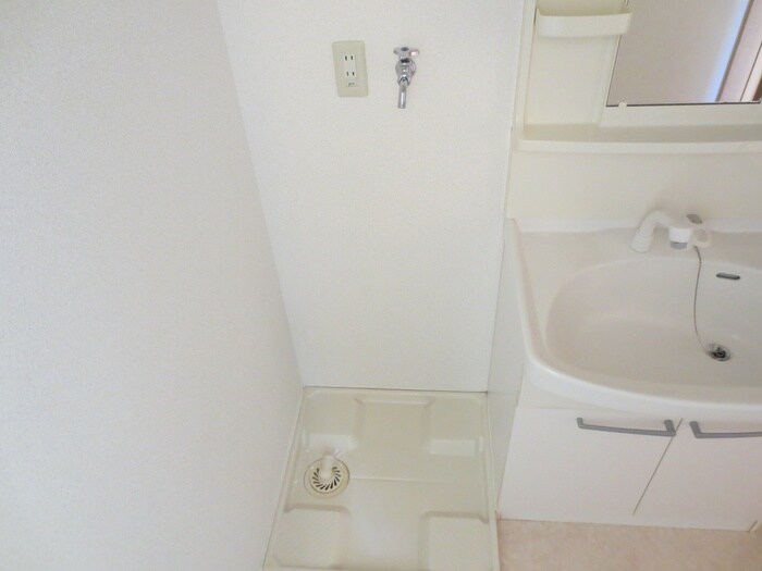 物件内観写真14　(洗濯機置場)