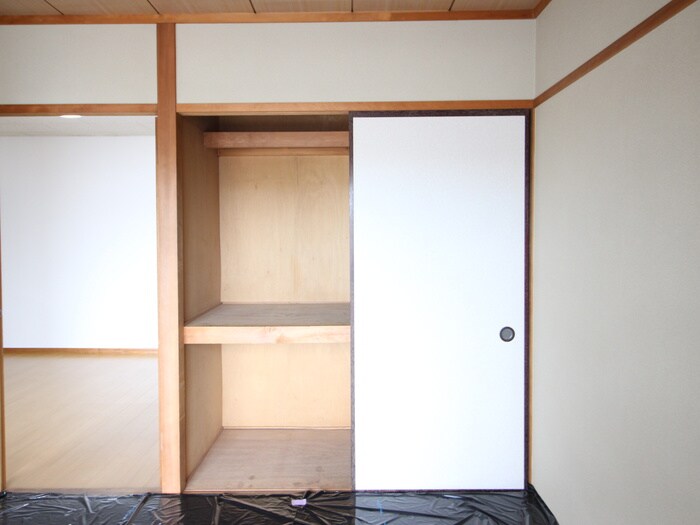 物件内観写真12　(収納)
