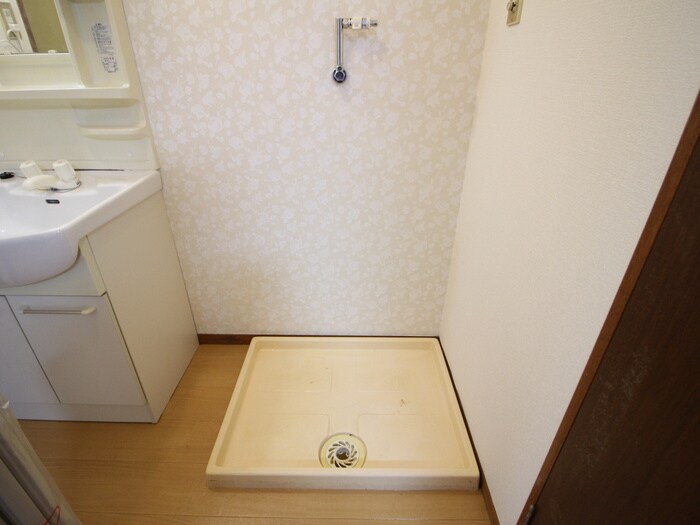 物件内観写真17　(洗濯機置場)