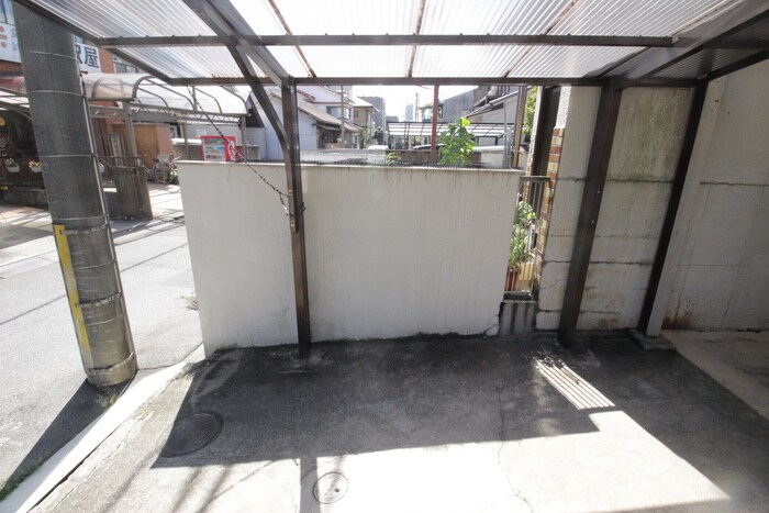 物件外観写真5　(駐輪場)