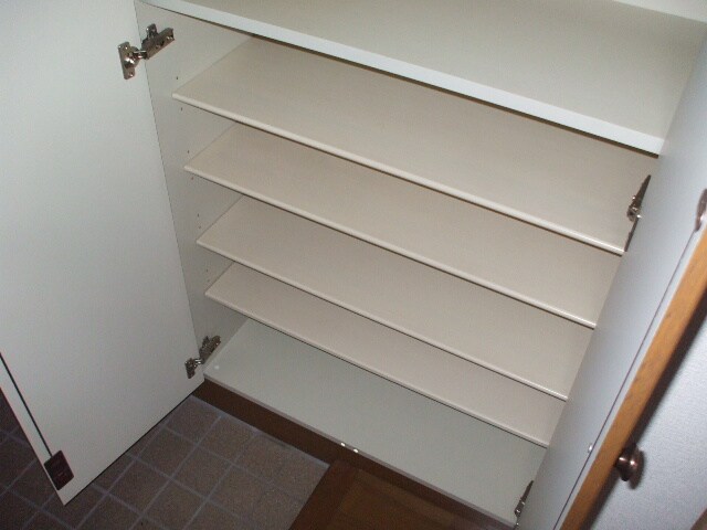 物件内観写真8　(靴箱)