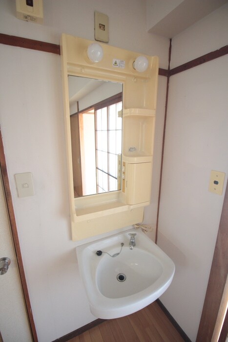 物件内観写真9　(洗面)