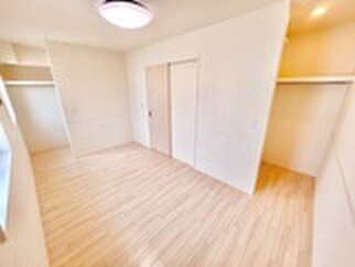 物件内観写真8　(居室)