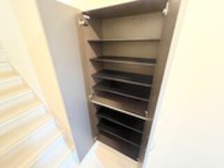 物件内観写真17　(靴箱)