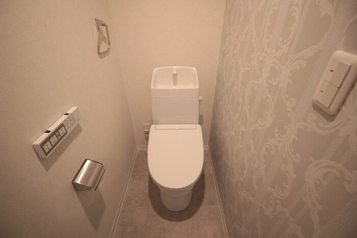 物件内観写真3　(トイレ)