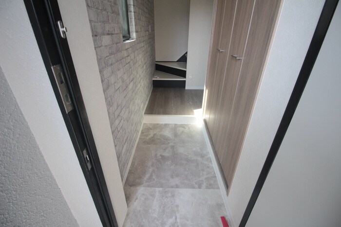 物件内観写真15　(玄関)