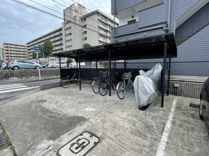 物件外観写真3　(駐輪場)