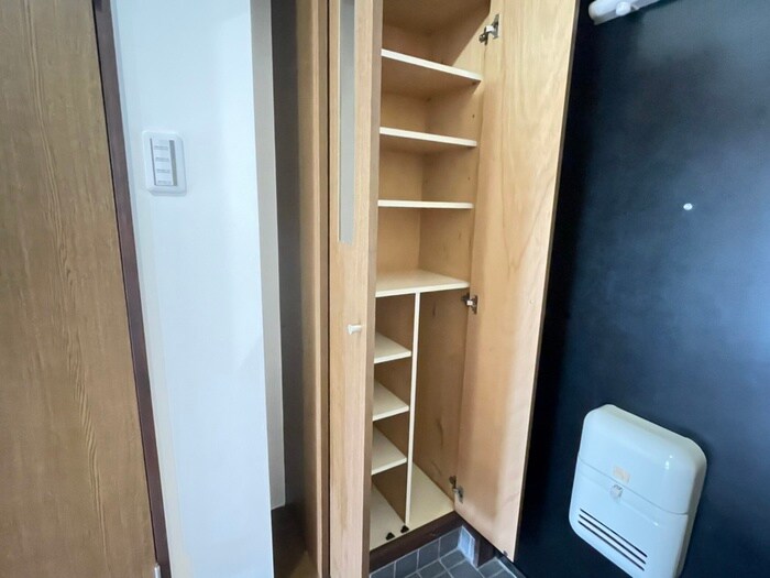 物件内観写真15　(靴箱)