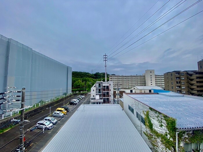 物件内観写真16　(室内からの展望)