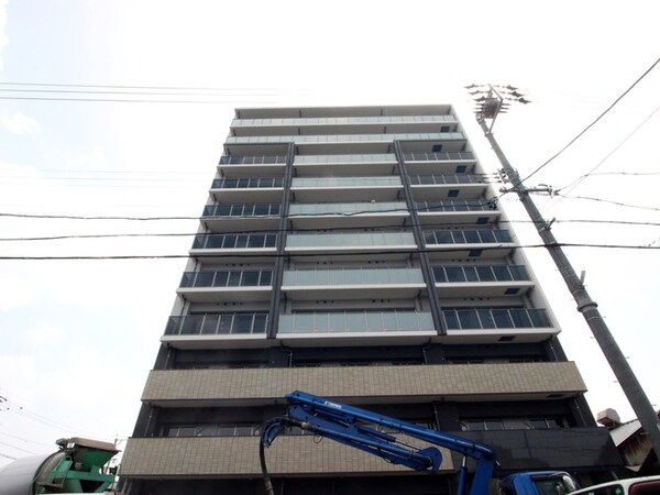建築中