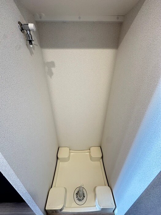 物件内観写真13　(洗濯機置場)