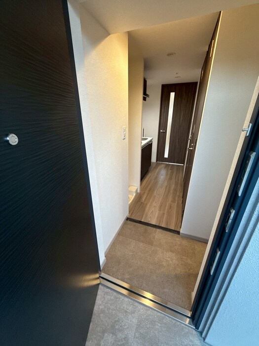 物件内観写真16　(玄関)