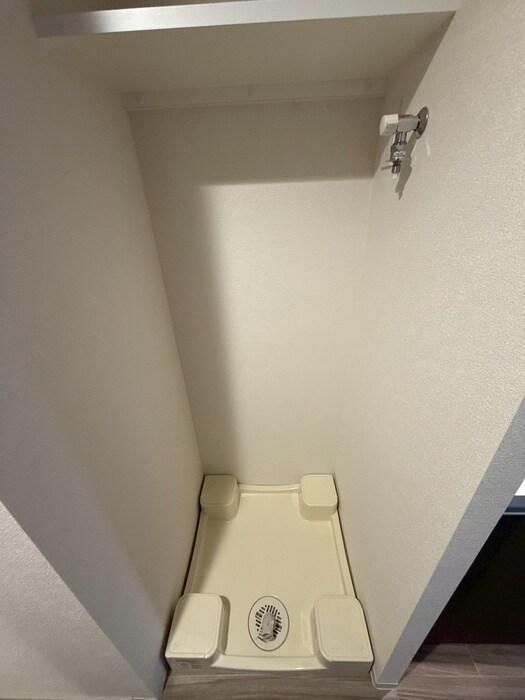 物件内観写真18　(洗濯機置場)