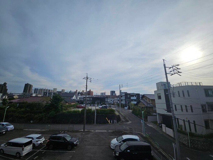 物件内観写真13　(室内からの展望)