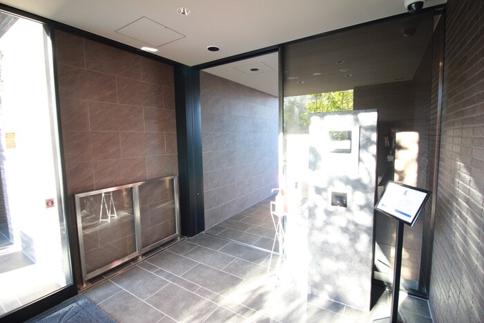 物件外観写真6　(エントランス部分)