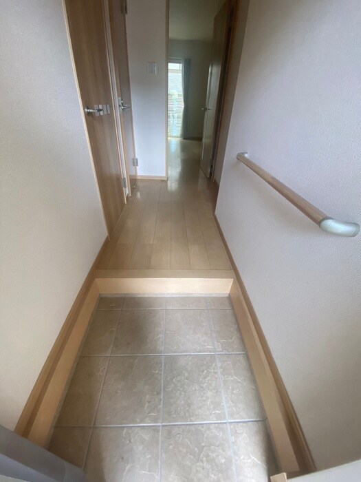 物件内観写真15　(玄関)