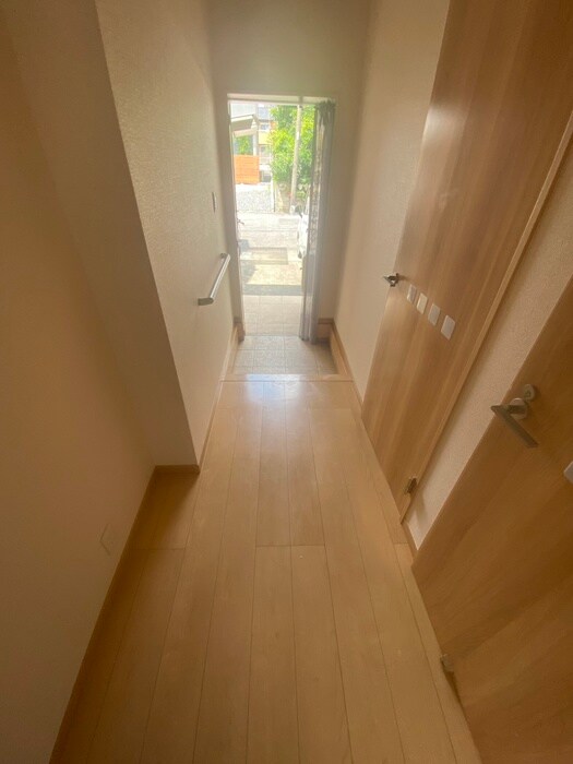 物件内観写真21　(廊下)