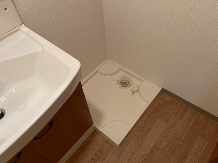 物件内観写真10　(洗濯機置場)