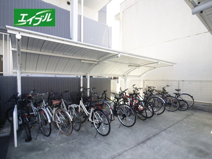 物件外観写真2　(駐輪場)