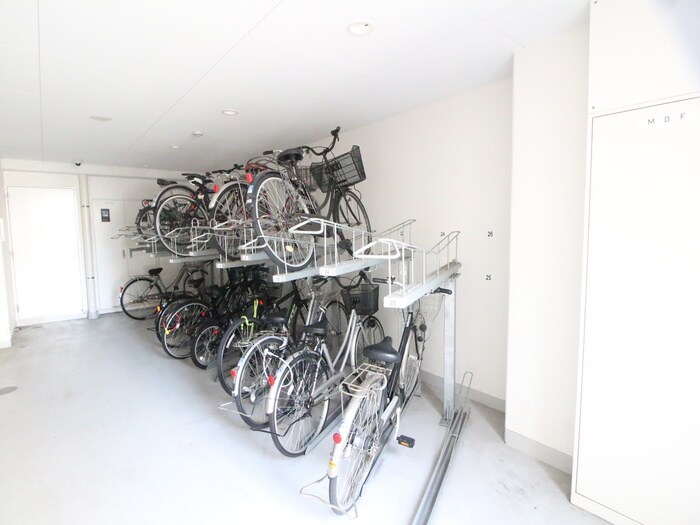 物件外観写真2　(駐輪場)