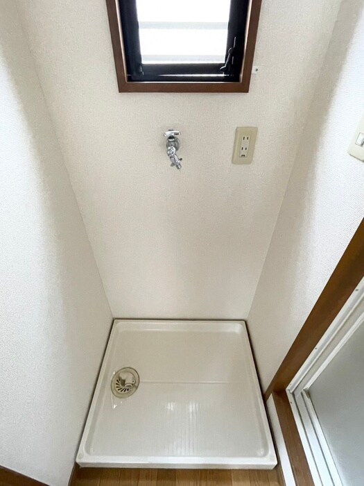 物件内観写真15　(洗濯機置場)