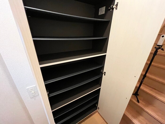 物件内観写真19　(靴箱)