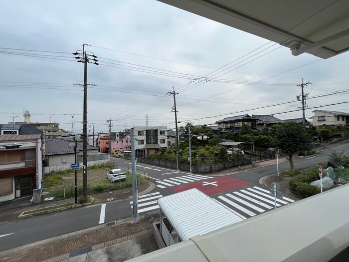 物件内観写真22　(室内からの展望)