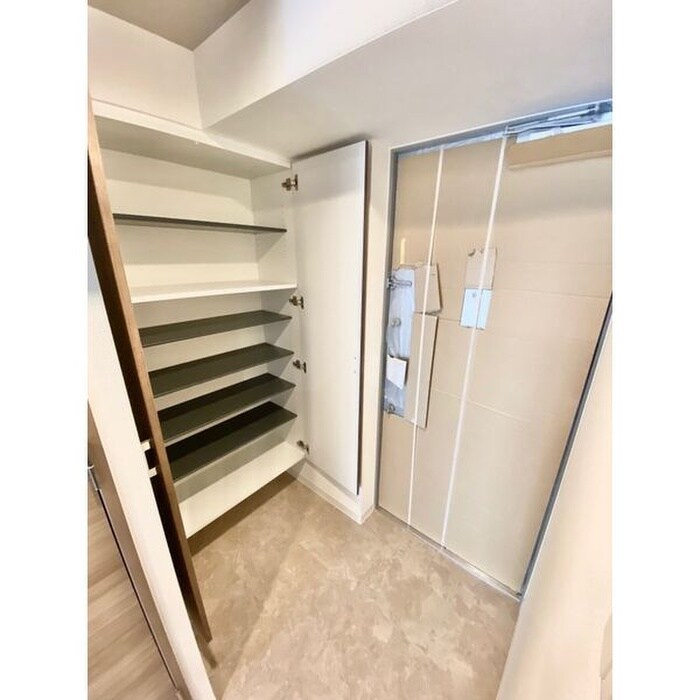 物件内観写真15　(靴箱)