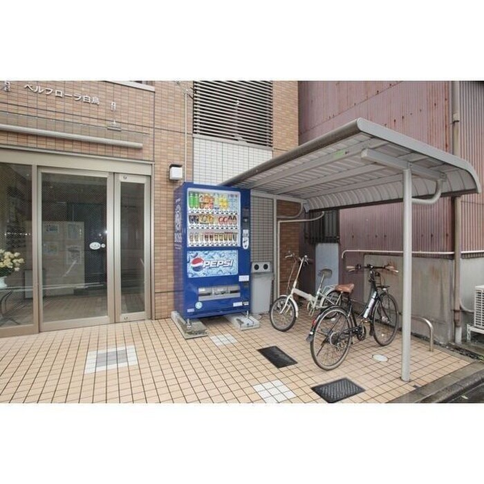 物件外観写真2　(駐輪場)