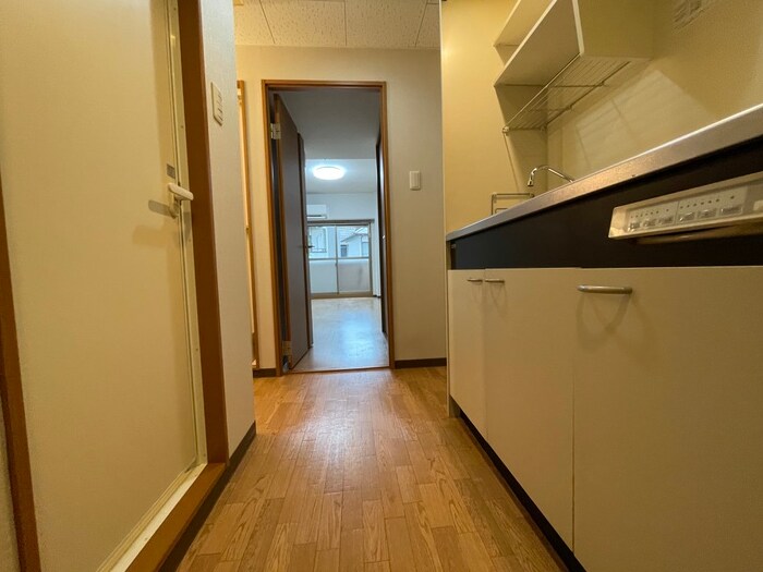 物件内観写真13　(廊下)