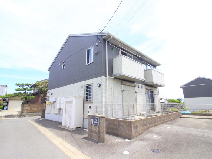 物件外観写真1　(外観写真)