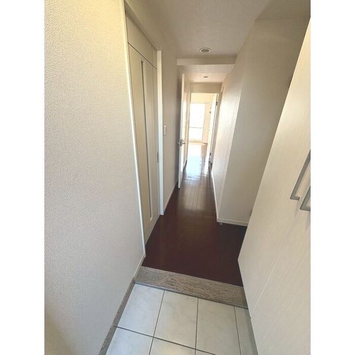 物件内観写真12　(廊下)
