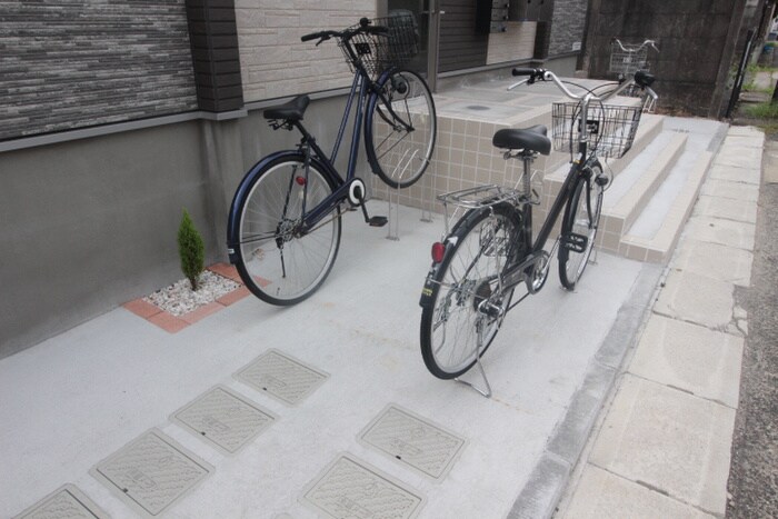物件外観写真4　(駐輪場)