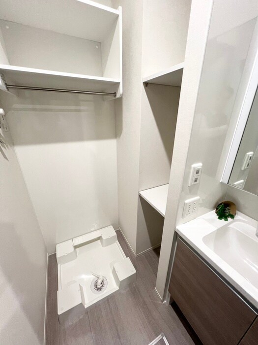 物件内観写真12　(洗濯機置場)