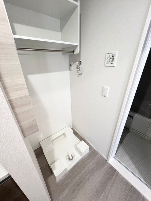 物件内観写真12　(洗濯機置場)