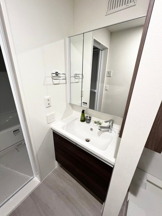 物件内観写真12　(洗面)