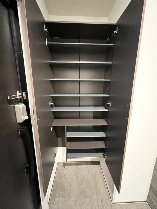 物件内観写真15　(靴箱)