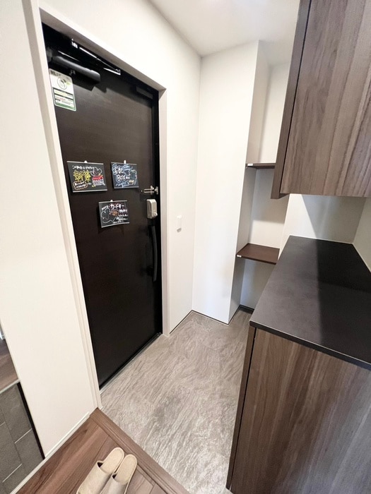物件内観写真16　(玄関)