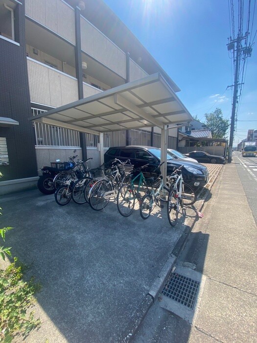 物件外観写真6　(駐輪場)
