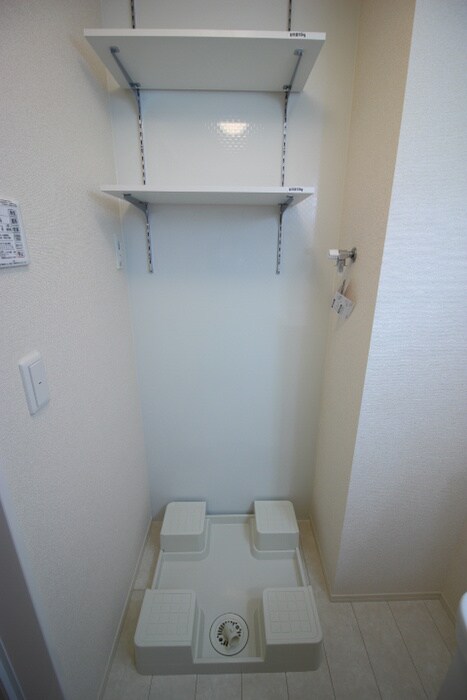 物件内観写真13　(洗濯機置場)