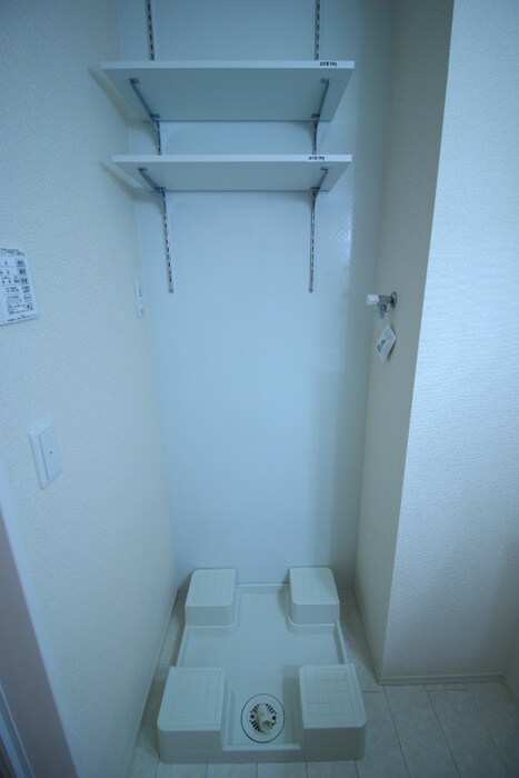 物件内観写真17　(洗濯機置場)