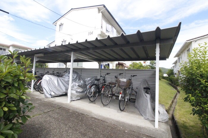 物件外観写真5　(駐輪場)