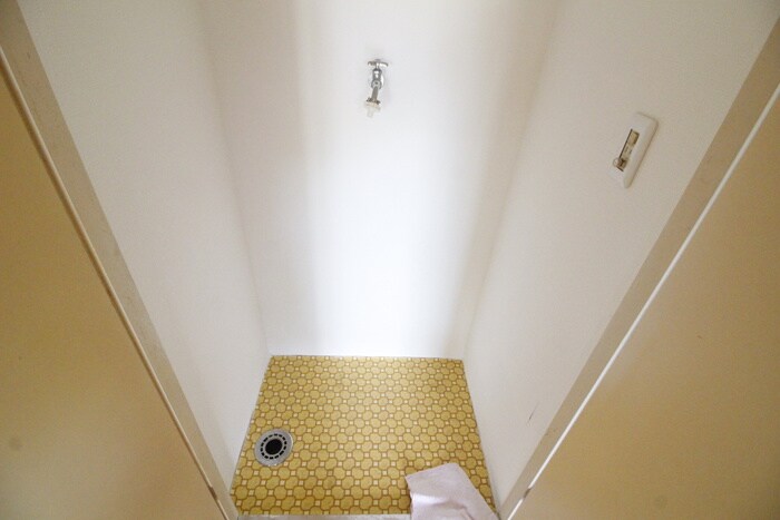 物件内観写真18　(洗濯機置場)