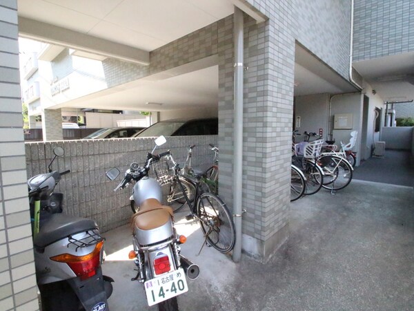 駐輪場