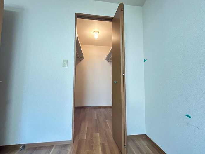 物件内観写真13　(収納)