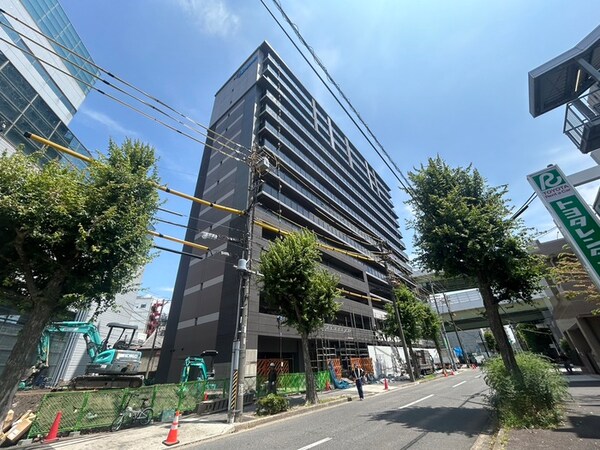 建築中